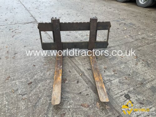 PALLET FORKS TO FIT MANITOU