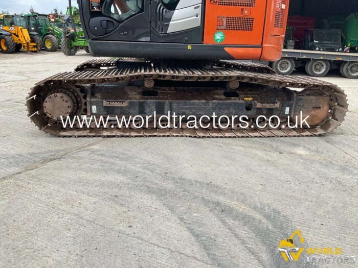 HITACHI ZX225 USLC-6 - World Tractors